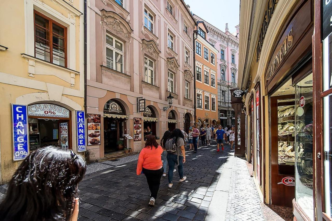 Newly Renovated 1-Bed Apartment At Charles Bridge プラハ エクステリア 写真
