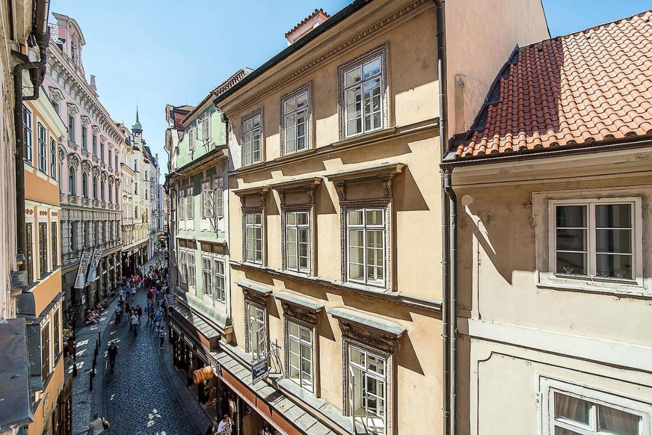 Newly Renovated 1-Bed Apartment At Charles Bridge プラハ エクステリア 写真